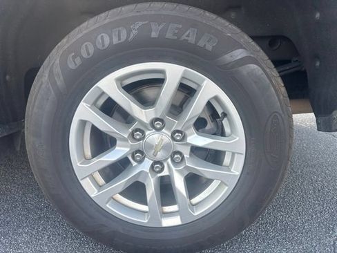 Used 2021 Chevrolet Silverado 1500 LT AWD/4WD image 10