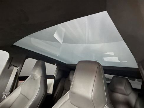 Used 2024 Tesla Cybertruck AWD Crew Cab image 12