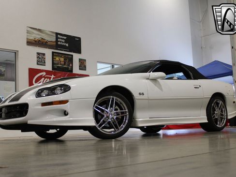 Used 2001 Chevrolet Camaro Z28 w/ SS Performance/Appearance Pkg image 3