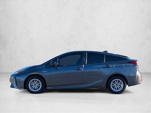 Used 2022 Toyota Prius LE image 9