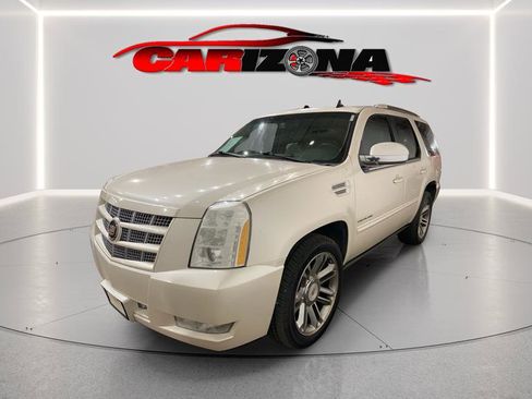 Used 2013 Cadillac Escalade Premium image 3