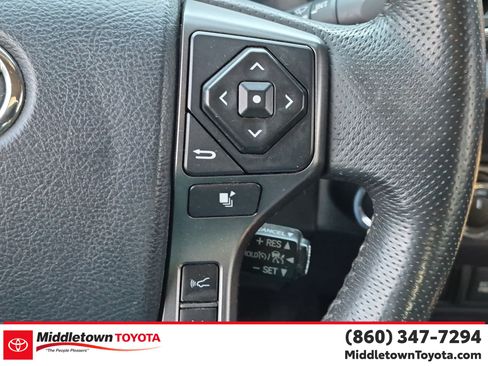 Used 2019 Toyota Tacoma TRD Off-Road w/ Technology Package AWD/4WD image 3