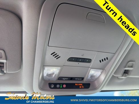 Used 2022 GMC Terrain SLT image 29