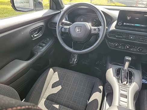 Used 2023 Honda HR-V Sport image 9