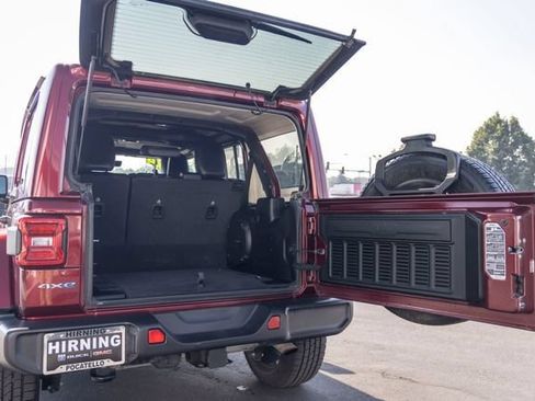 Used 2021 Jeep Wrangler Unlimited Sahara AWD/4WD image 15