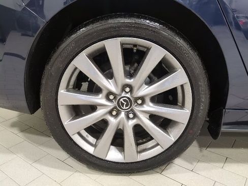 Used 2019 MAZDA MAZDA3 Sedan w/ Preferred Package image 21