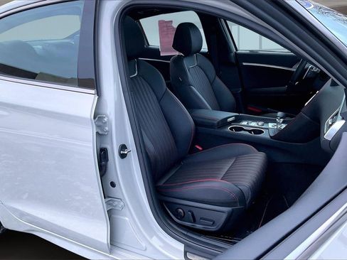 Used 2025 Genesis G70 2.5T w/ Sport Prestige Package image 28