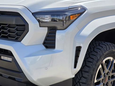 Used 2026 Toyota Tacoma TRD Sport AWD/4WD image 7