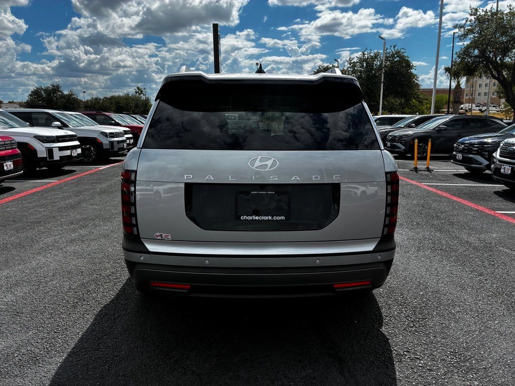 Used 2026 Hyundai Palisade SEL FWD image 4