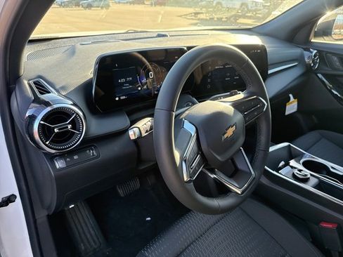 New 2026 Chevrolet Equinox LT image 12