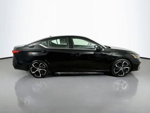 Used 2023 Nissan Altima 2.5 SR FWD image 7