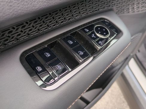 Certified 2024 Nissan Ariya AWD image 13