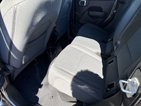 Used 2024 Jeep Gladiator Sport image 35