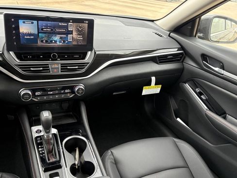 New 2025 Nissan Altima 2.5 SR w/ SR Premium Package image 13