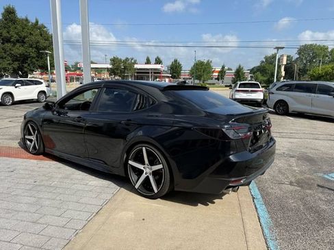 Used 2025 Toyota Camry SE w/ Convenience Package FWD image 4
