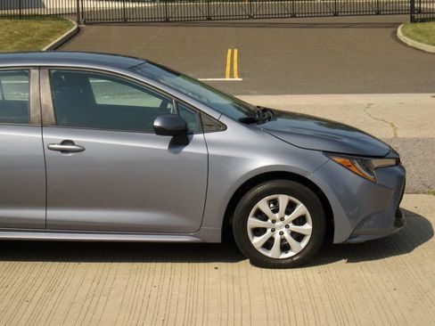 Used 2021 Toyota Corolla LE FWD image 10