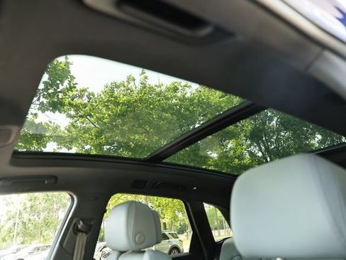 Used 2023 Audi SQ5 Prestige w/ Prestige Package AWD/4WD image 18