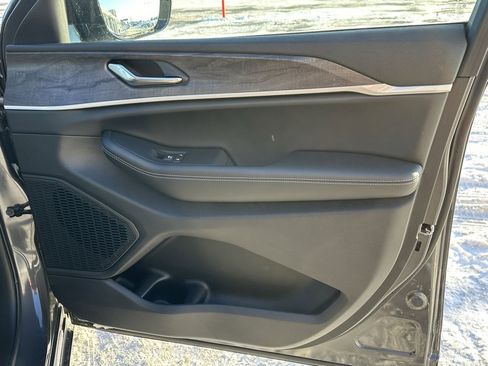 New 2025 Jeep Grand Cherokee L Limited image 20