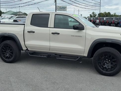 Used 2026 Chevrolet Colorado Trail Boss AWD/4WD image 8