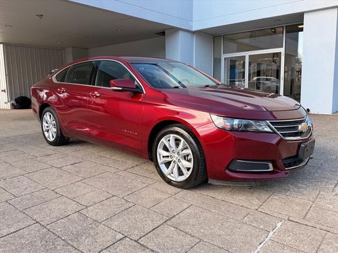 Used 2017 Chevrolet Impala LT w/ Convenience Package image 12