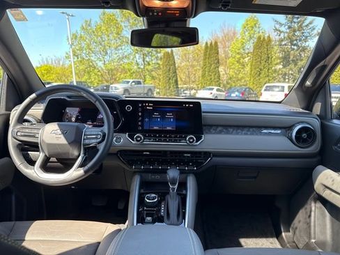 Used 2026 Chevrolet Colorado ZR2 w/ Technology Package AWD/4WD image 13