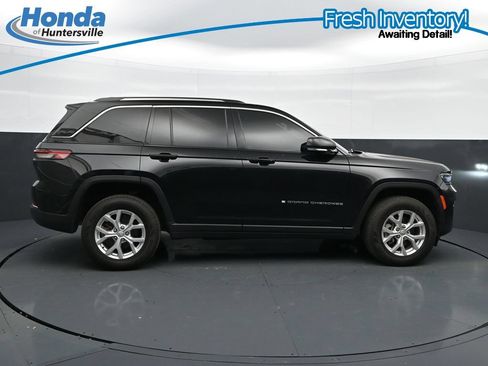 Used 2023 Jeep Grand Cherokee Limited RWD image 11