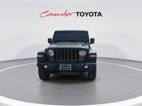 Used 2022 Jeep Wrangler Sport AWD/4WD image 3