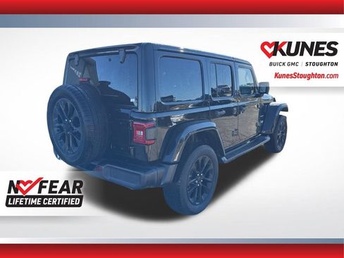 Used 2023 Jeep Wrangler Unlimited Sahara w/ Cold Weather Group image 11