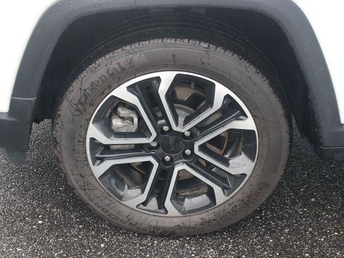 Used 2023 Jeep Compass Limited AWD/4WD image 34