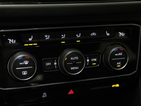 Used 2022 Volkswagen Atlas Cross Sport SE FWD image 10