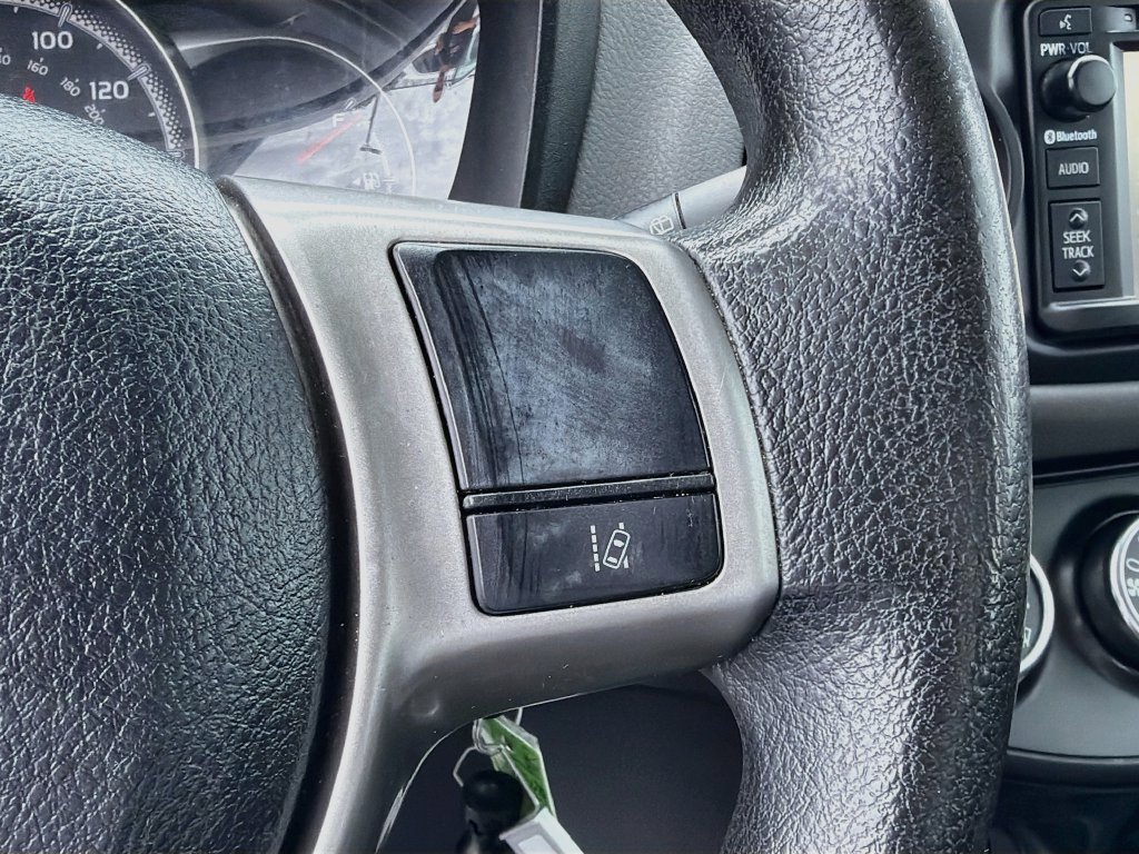 Used 2017 Toyota Yaris L FWD image 35