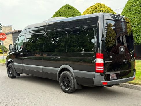 Used 2012 Mercedes-Benz Sprinter 2500 image 3