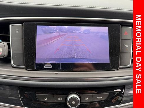 Used 2020 Buick Enclave Essence FWD image 33