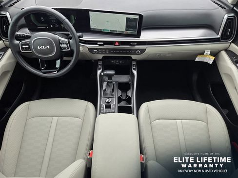 Certified 2025 Kia Sorento EX FWD image 24