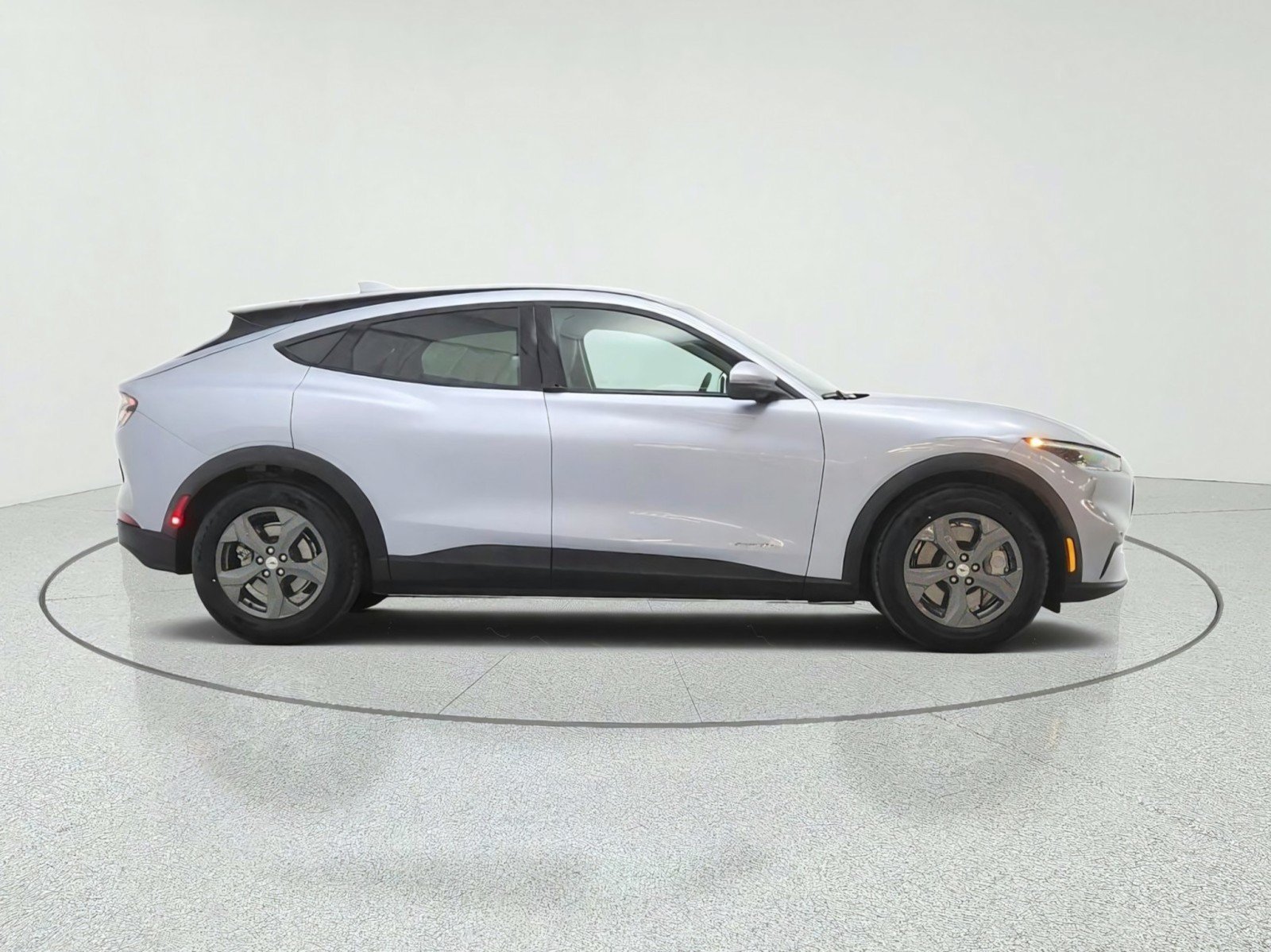 Used 2022 Ford Mustang Mach-E Select RWD image 4