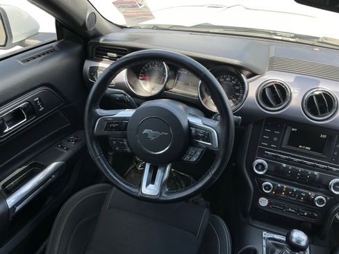 Used 2017 Ford Mustang GT w/ Black Accent Package RWD image 10