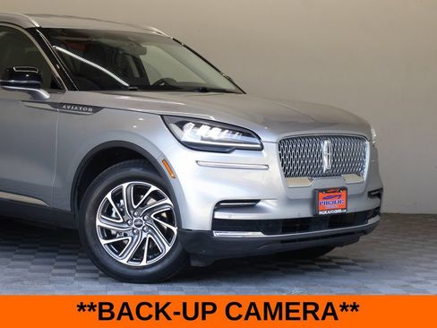 Used 2023 Lincoln Aviator AWD image 3