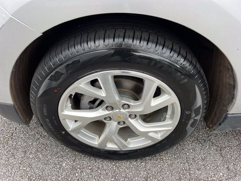 Used 2020 Chevrolet Equinox Premier AWD/4WD image 9