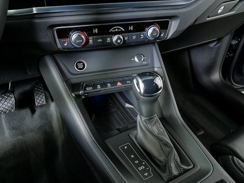 Used 2024 Audi Q3 2.0T Premium Plus image 16