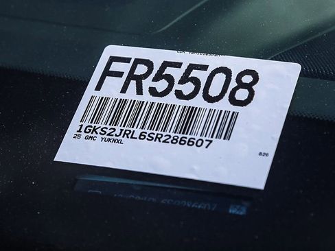 Used 2025 GMC Yukon XL Denali image 29