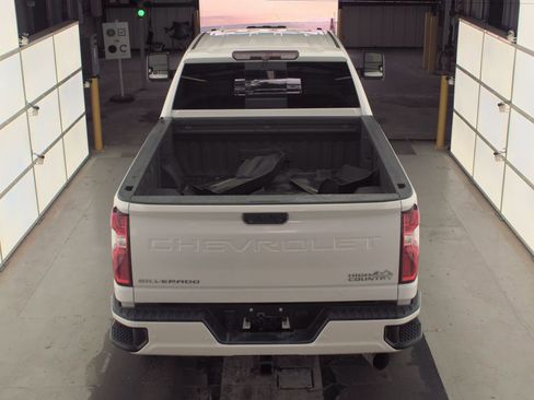 Used 2022 Chevrolet Silverado 2500 High Country w/ Safety Package II image 6