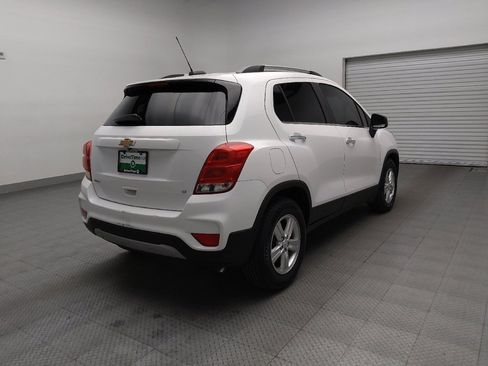 Used 2019 Chevrolet Trax LT w/ LT Convenience Package FWD image 9
