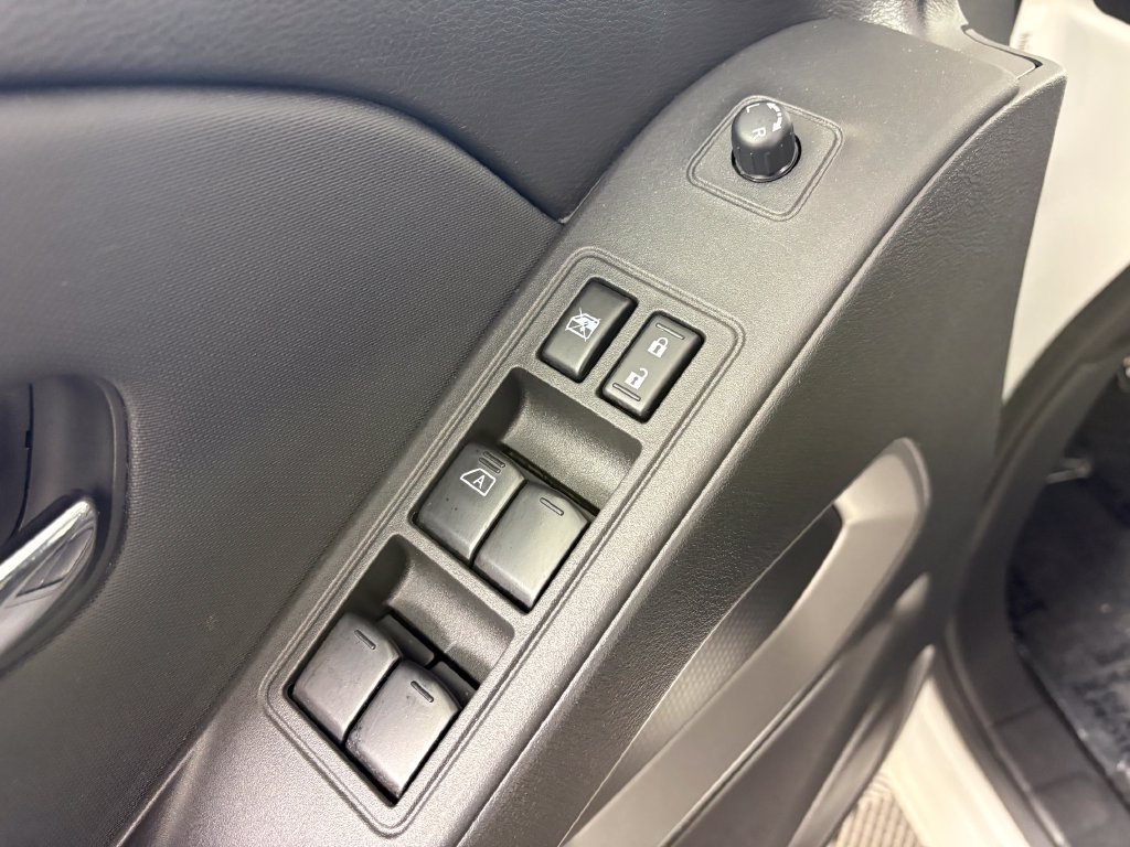 Used 2024 Nissan Frontier SV w/ SV Convenience Package AWD/4WD image 13