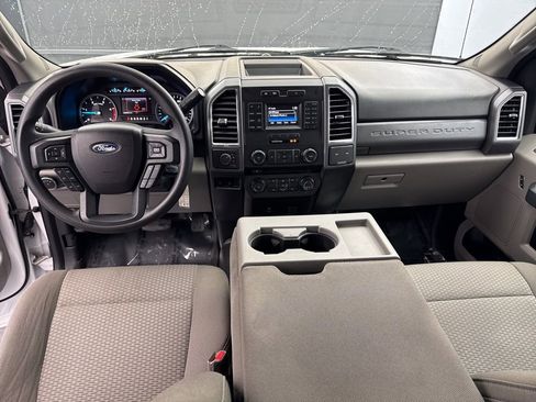 Used 2017 Ford F250 XLT image 5