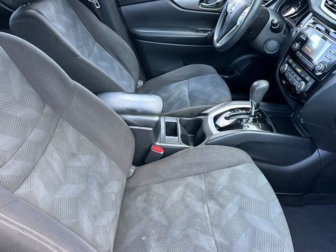 Used 2016 Nissan Rogue SV FWD image 15