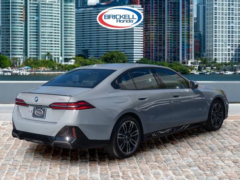 Used 2025 BMW 530i w/ M Sport Package image 5