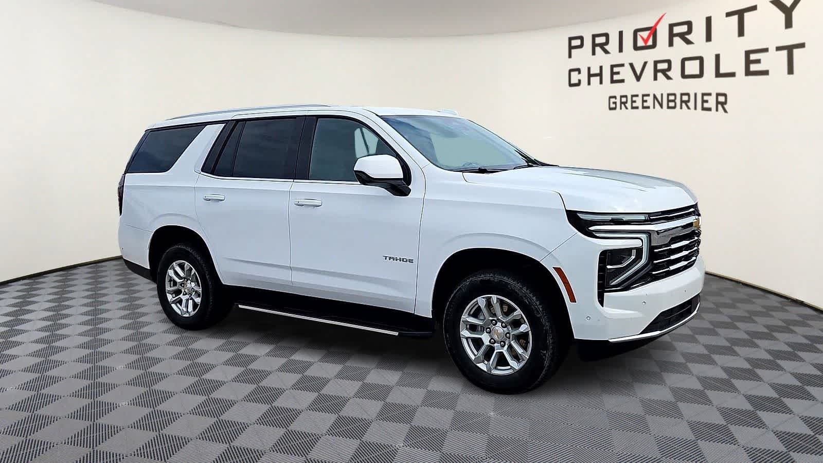Used 2025 Chevrolet Tahoe LT AWD/4WD image 2