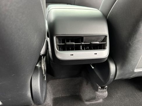 Used 2023 Tesla Model Y Performance AWD/4WD image 37