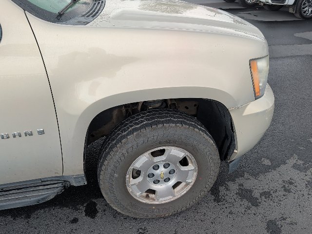 Used 2007 Chevrolet Suburban LT w/ LT Preferred Equipment Group AWD/4WD image 23