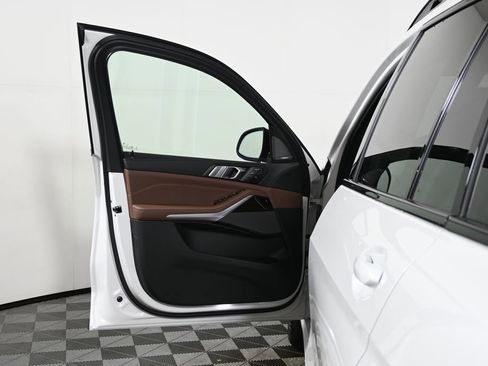 New 2026 BMW X7 xDrive40i w/ M Sport Package AWD/4WD image 28